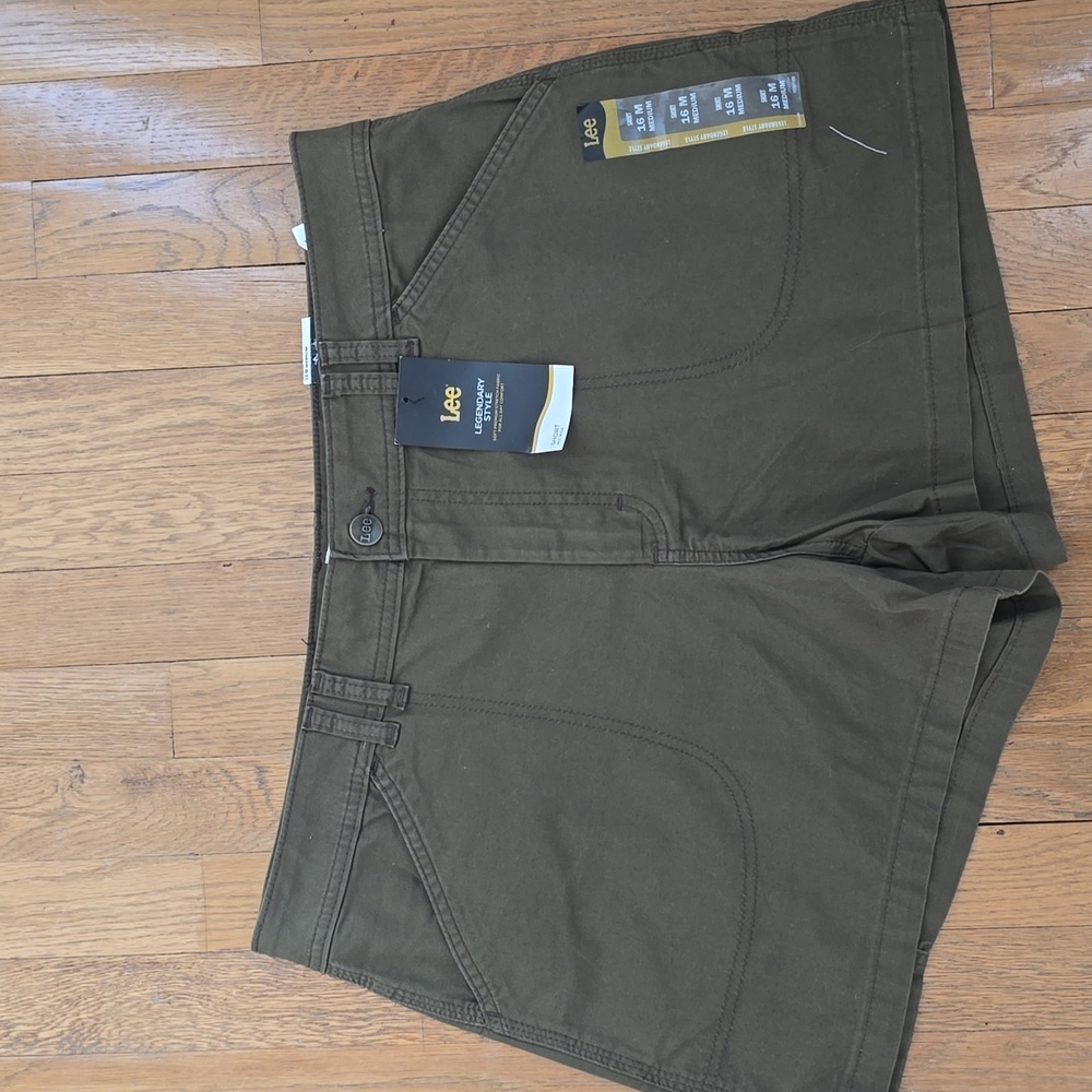 LEE BRAND WOMEN'S OLIVE GREEN PLUS SIZE SHORTS SIZE 16